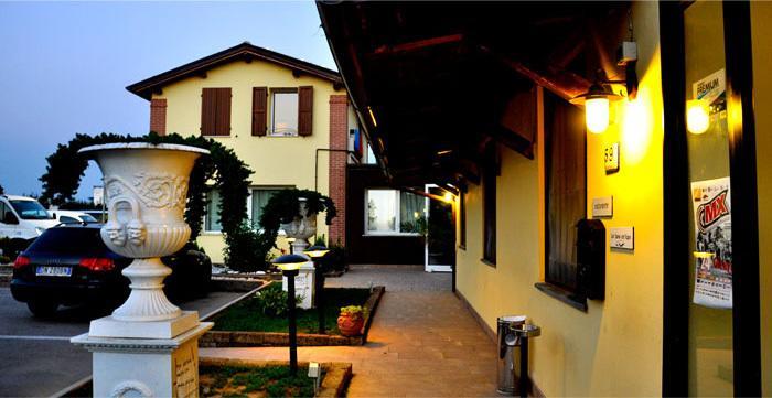 Locanda Del Lupo Faenza Bagian luar foto